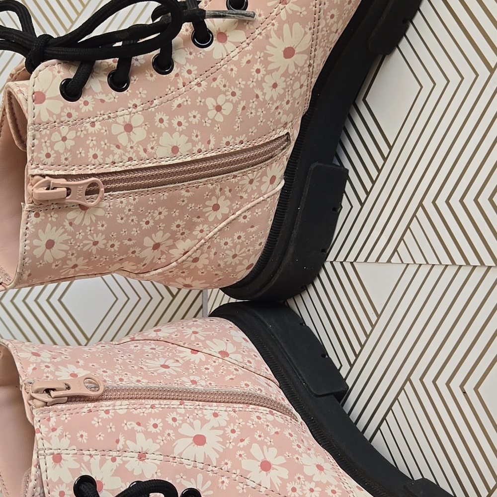 art class Pink and Black Combat Boots with Chunky Sole - Picture 4 of 5
